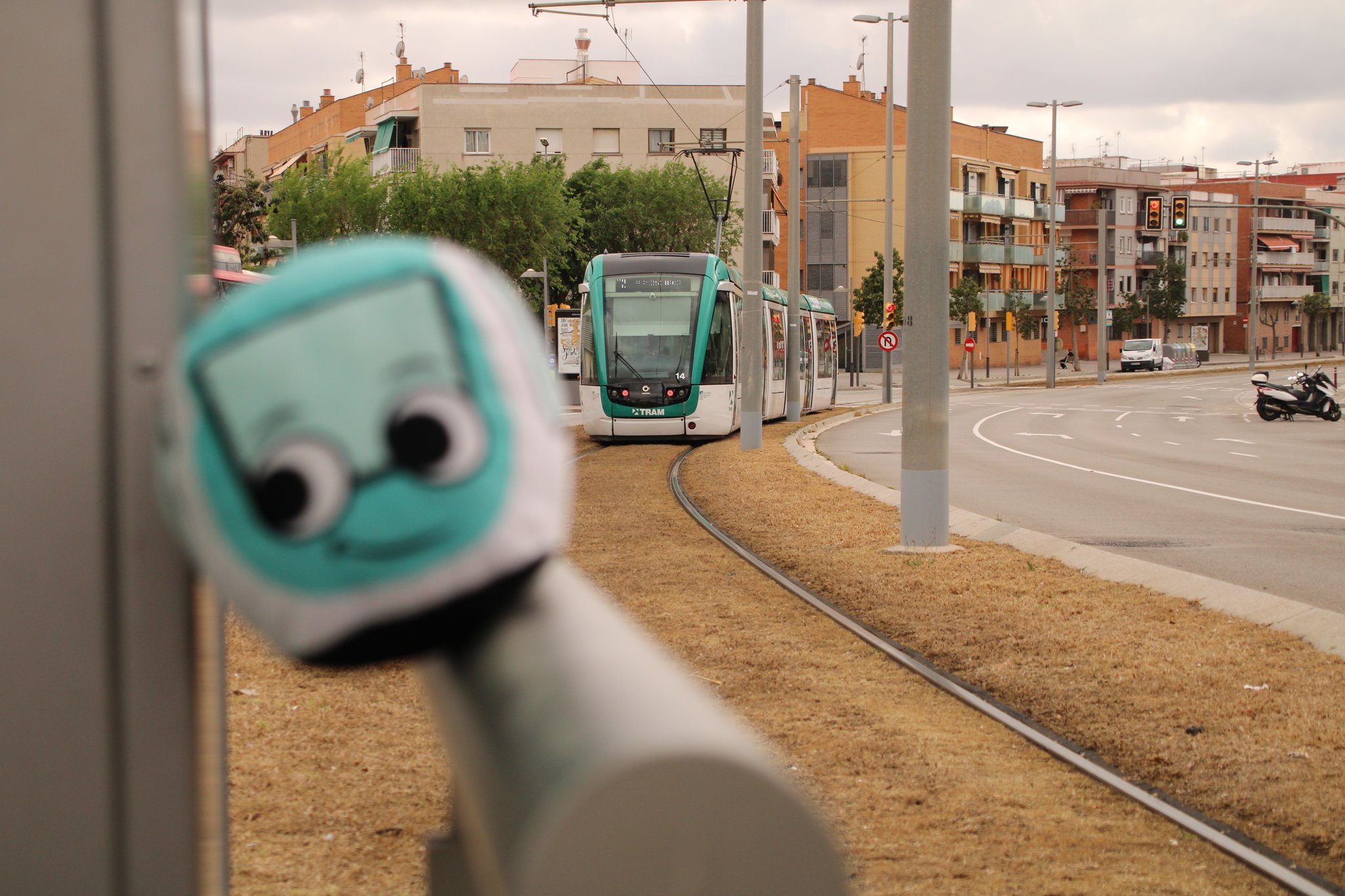 Tramvia T1 a l'estació de Sant Feliu